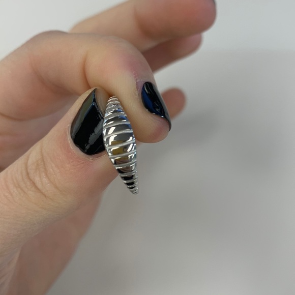 Silver twist ribbed chunky ring Sz 7 - Picture 3 of 4